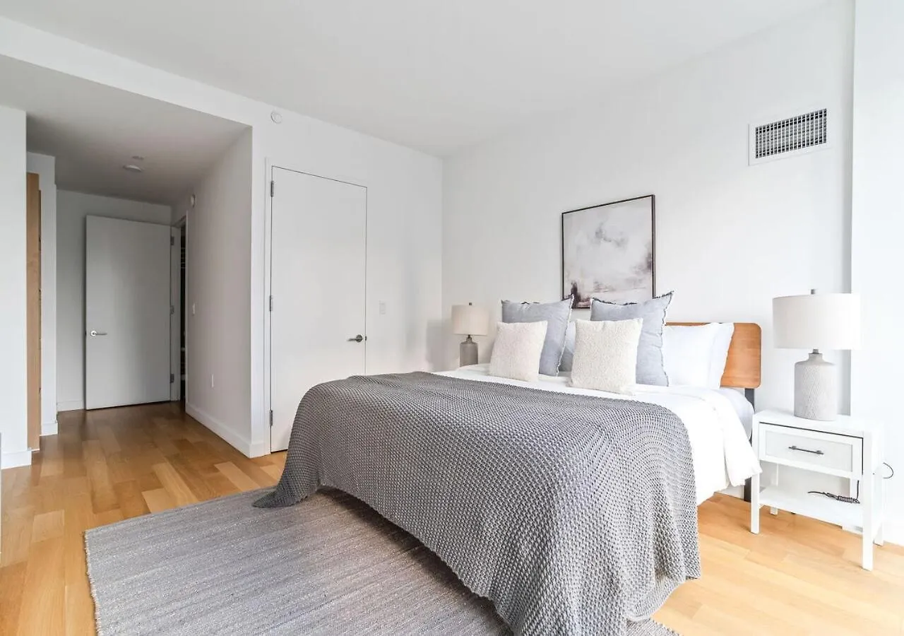 Modern 2Bd 1Ba At Mid West Daire New York