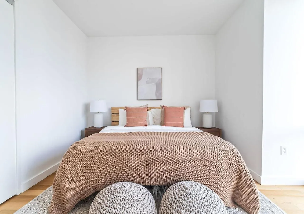 Modern 2Bd 1Ba At Mid West Daire New York ABD